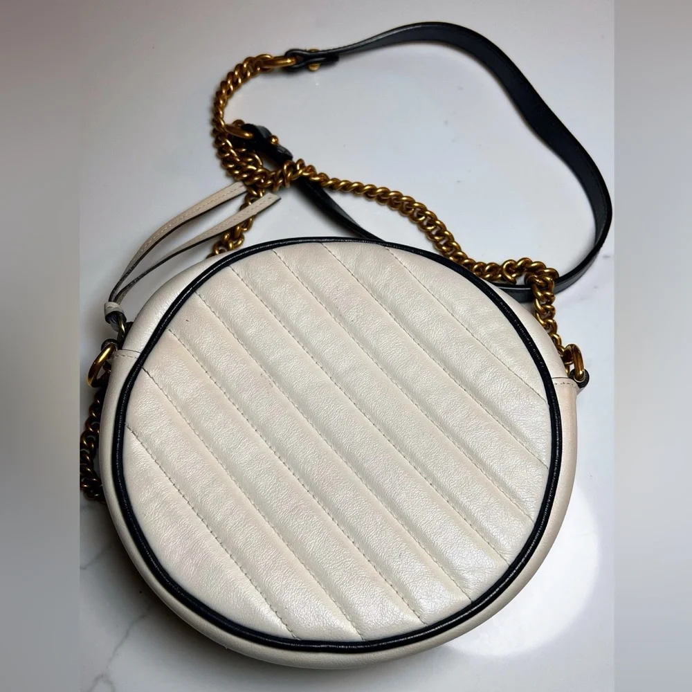 Gucci Ivory blue Circle Crossbody Bag with Gold Chain - Picture 3 of 14
